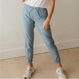 Albion fit jetsetter blue joggers women’s medium EUC